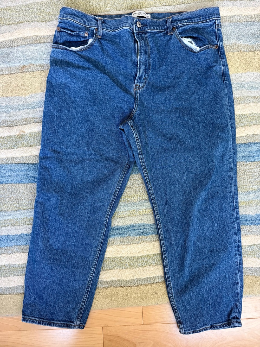 Abercrombie & Fitch Straight-Leg Men's Denim Jeans - Medium Blue